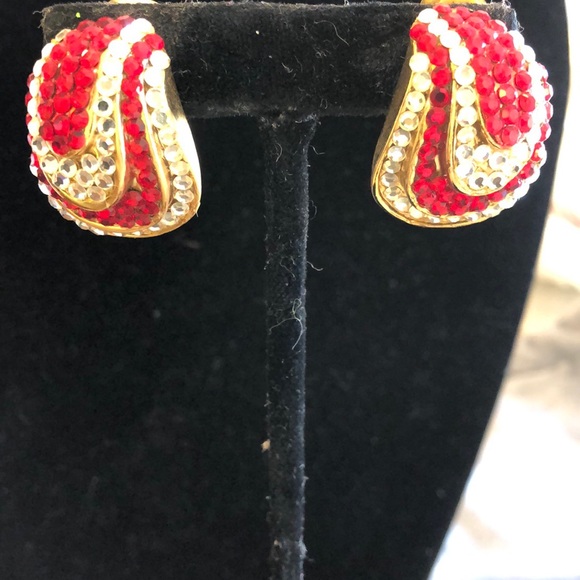 Austrian Crystal Vintage Red & Clear Shell Style Clip On Earrings-Boutique - Picture 2 of 4